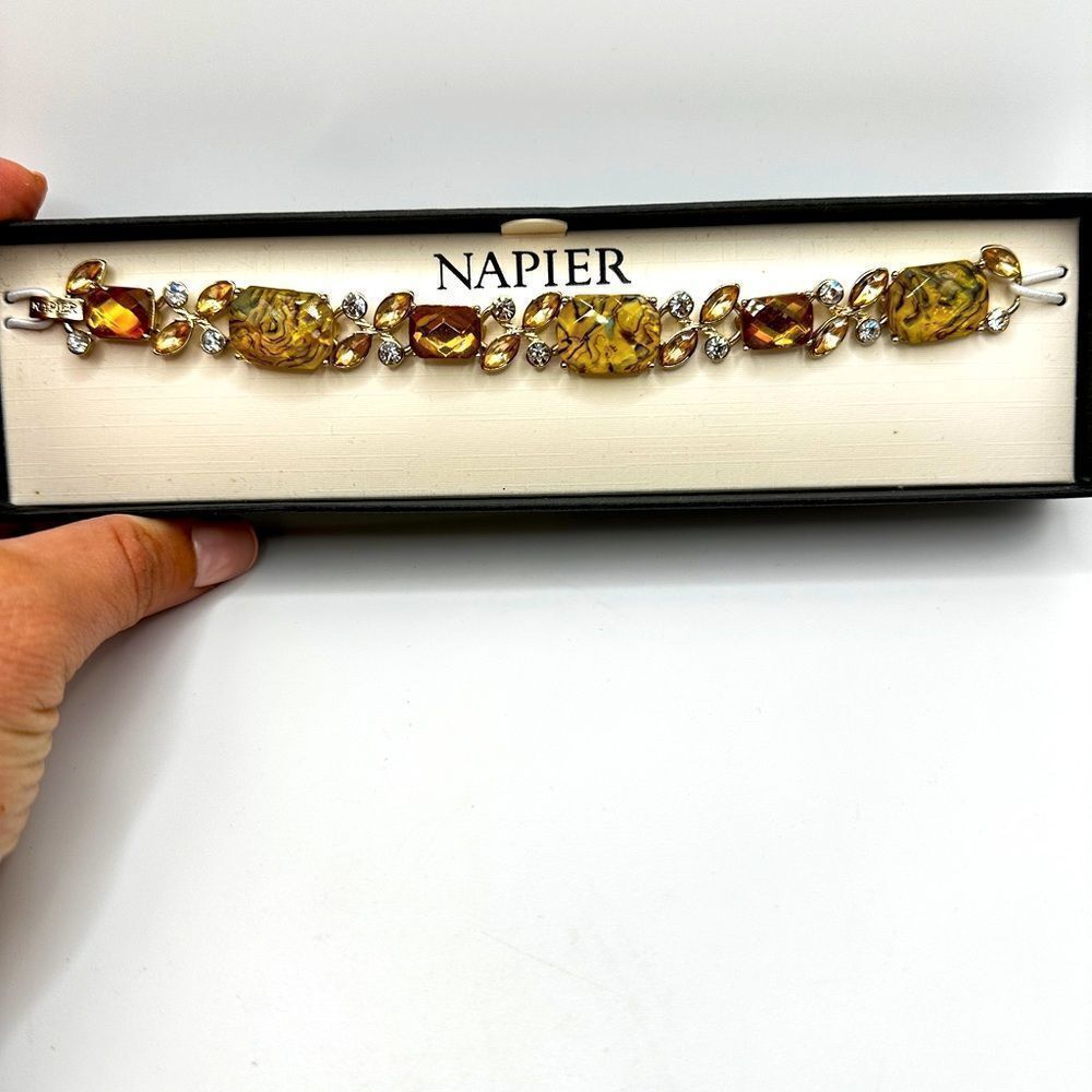 STILL IN THE BOX! 7" Napier Gold tone metal and Lucite, Rhinestones Bracelet!